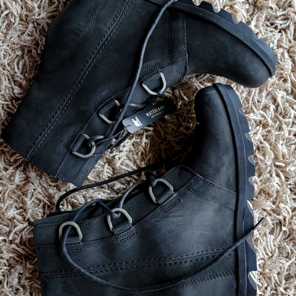 Sorel Joan of Arc Wedges - Black-  Size 8.5
